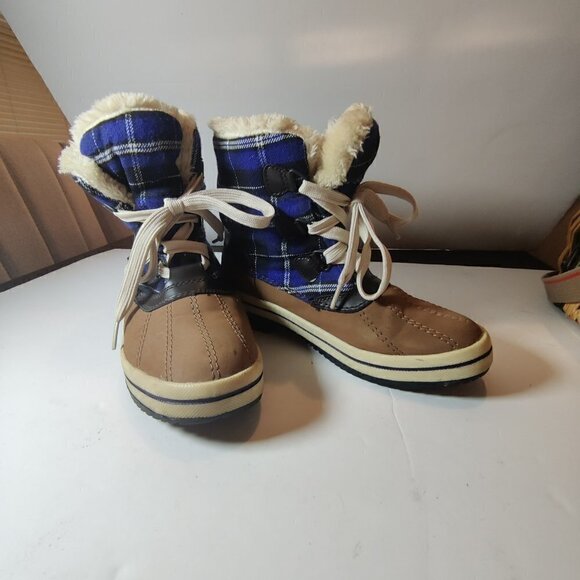 Snow Boots Womens Sz 7, Fleece Lining with Plaid Fabric padded. Waterproof Soles - Picture 3 of 7